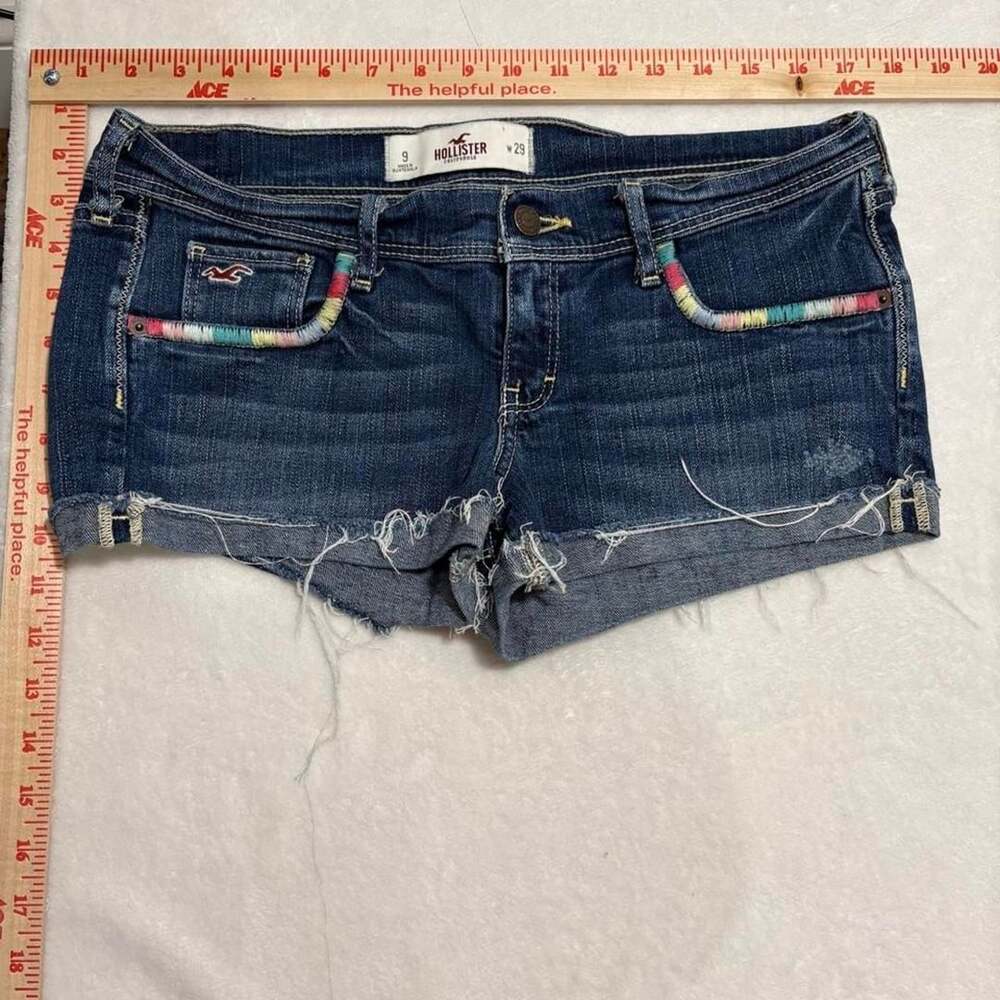 Hollister Embroidered Denim Shorts Size 9 W29